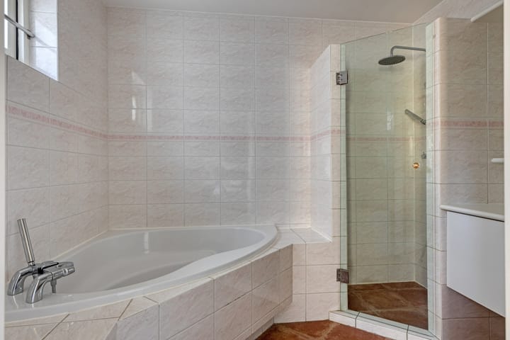 Foto 4 van Alexander Verhuellstraat 2