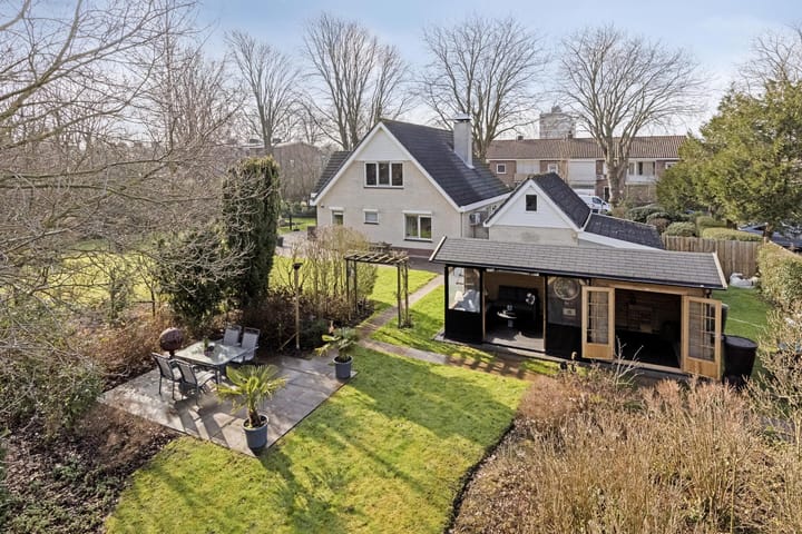 Foto 5 van Alexander Verhuellstraat 2