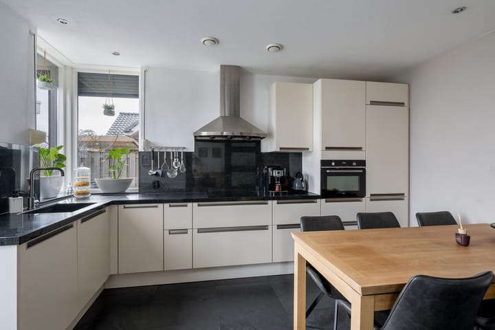 Photo 3 of Plataanstraat 1-A