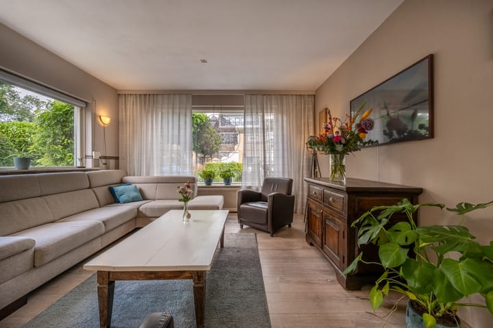 Photo 4 of Ridder van Dorpstraat 18