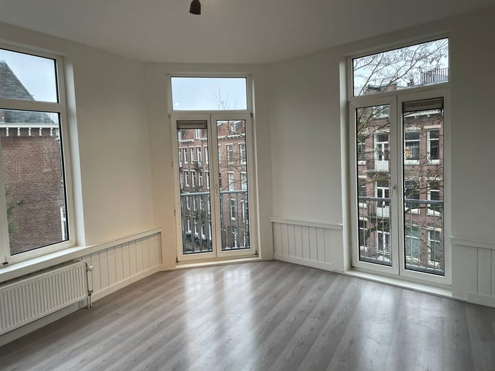 Photo 5 of Maarten Harpertszoon Trompstraat 12-3