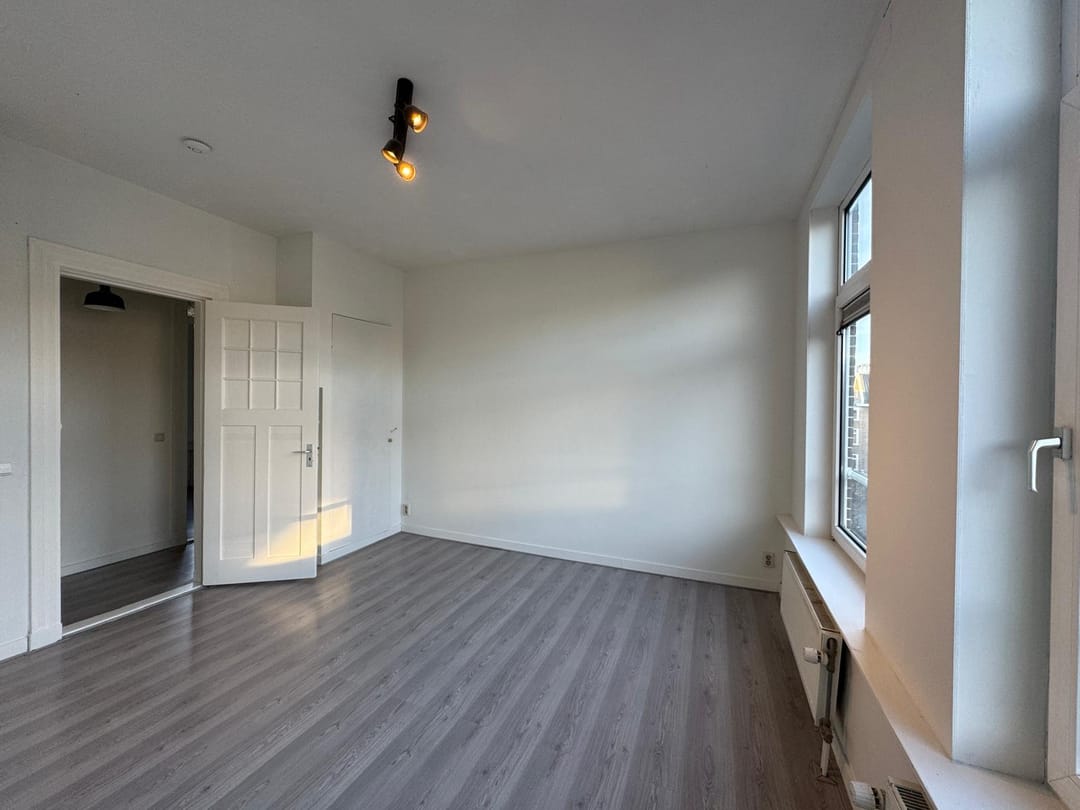 Foto 23 van Maarten Harpertszoon Trompstraat 12-3