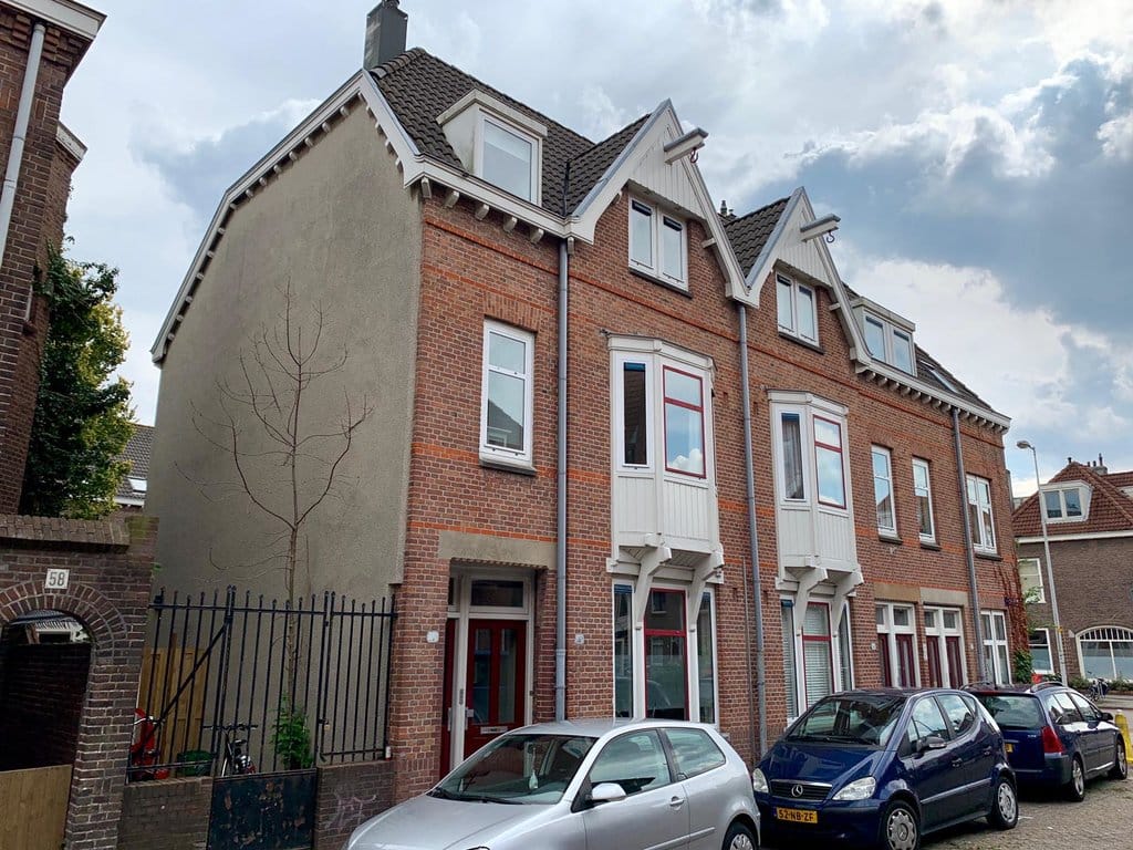 Bovenwoning aan Leeuwerikstraat 56-B, Amsterdam