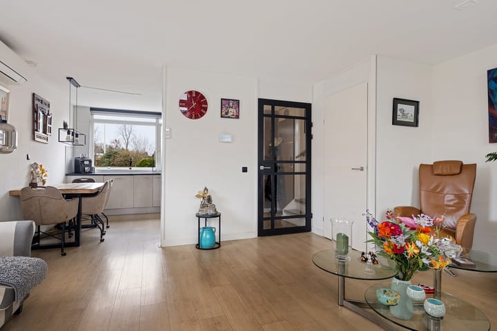 Photo 4 of Regenboog 2