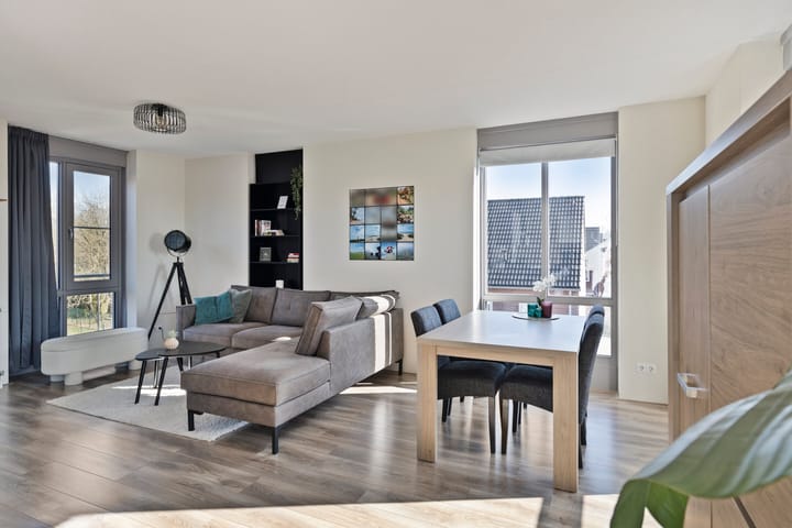 Photo 2 of Waakvlamstraat 28