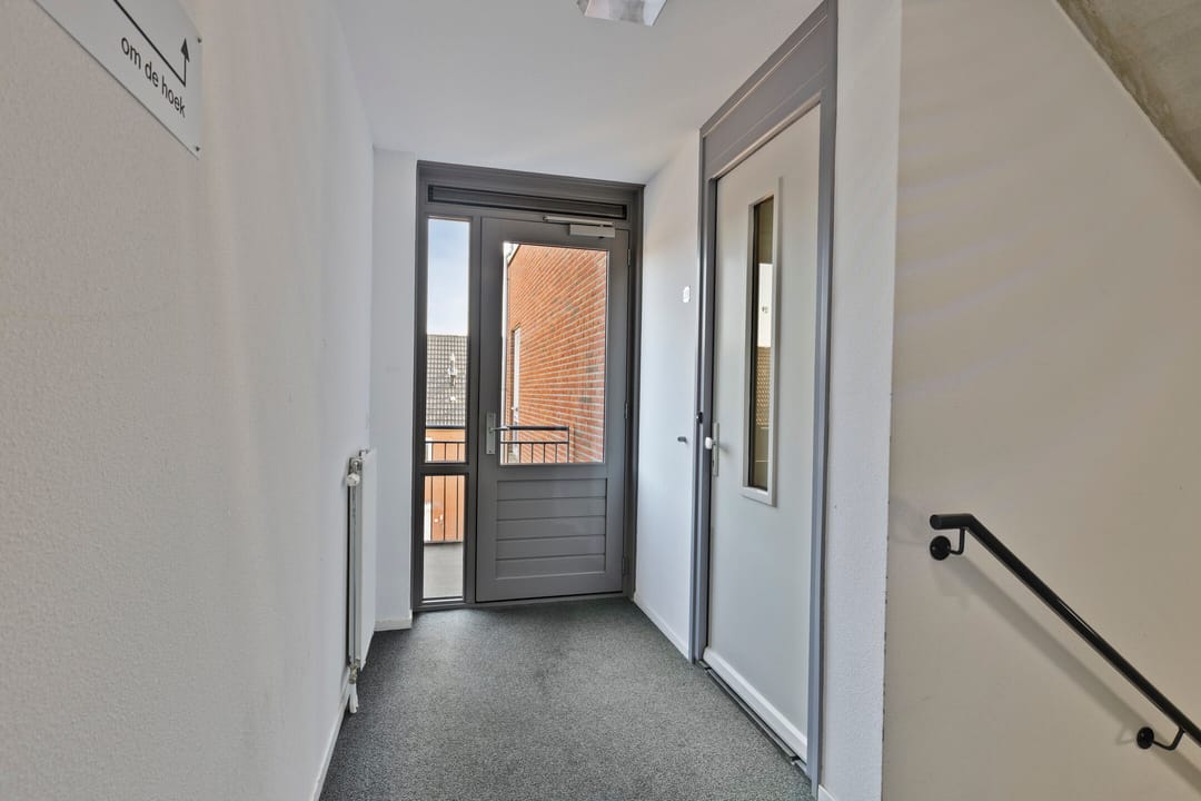 Photo 11 of Waakvlamstraat 28