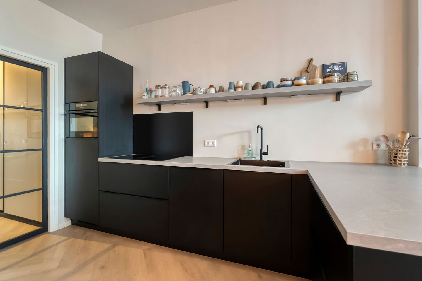 Photo 10 of Hoofdstraat 57-A