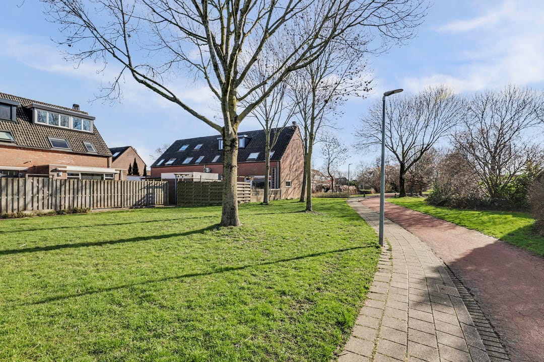 Foto 38 van Jean-Paul Sartre-erf 86