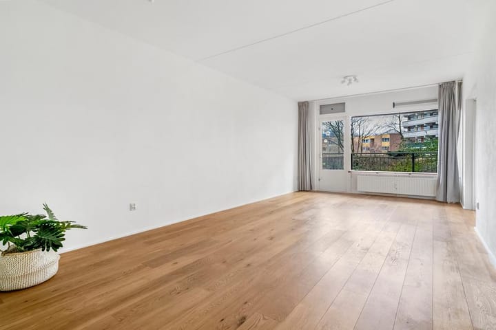 Photo 2 of Loenermark 563