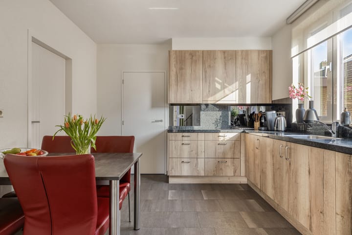 Photo 4 of Alexanderstraat 3