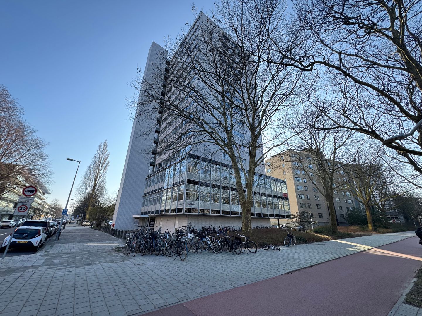 Bekijk foto 2 van Van Heenvlietlaan 198-200