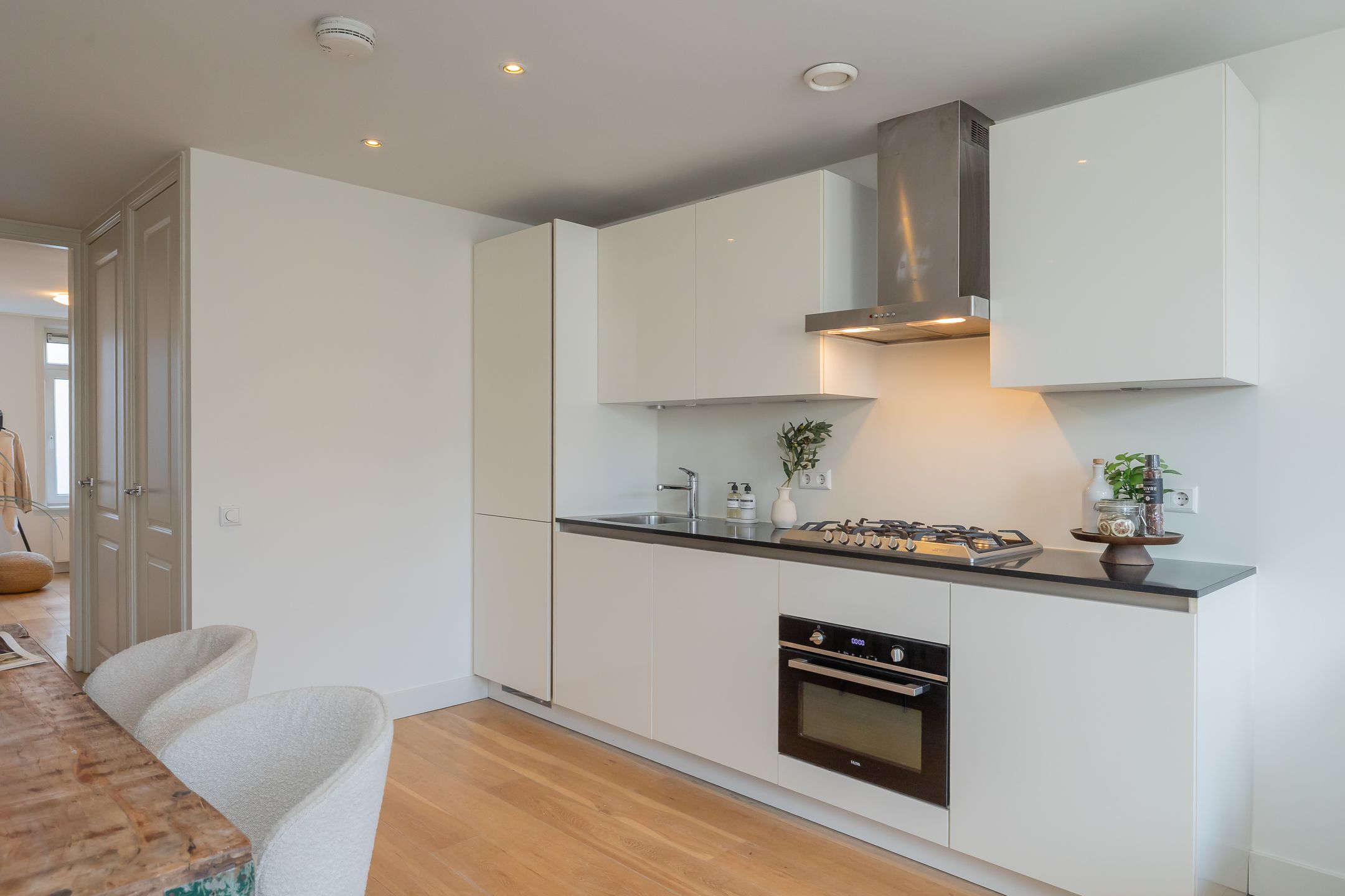 Photo 9 of Spaarndammerstraat 55-3