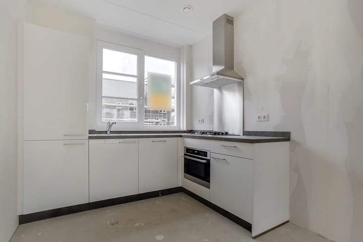 Foto 5 van Pastoor van Tielstraat 48