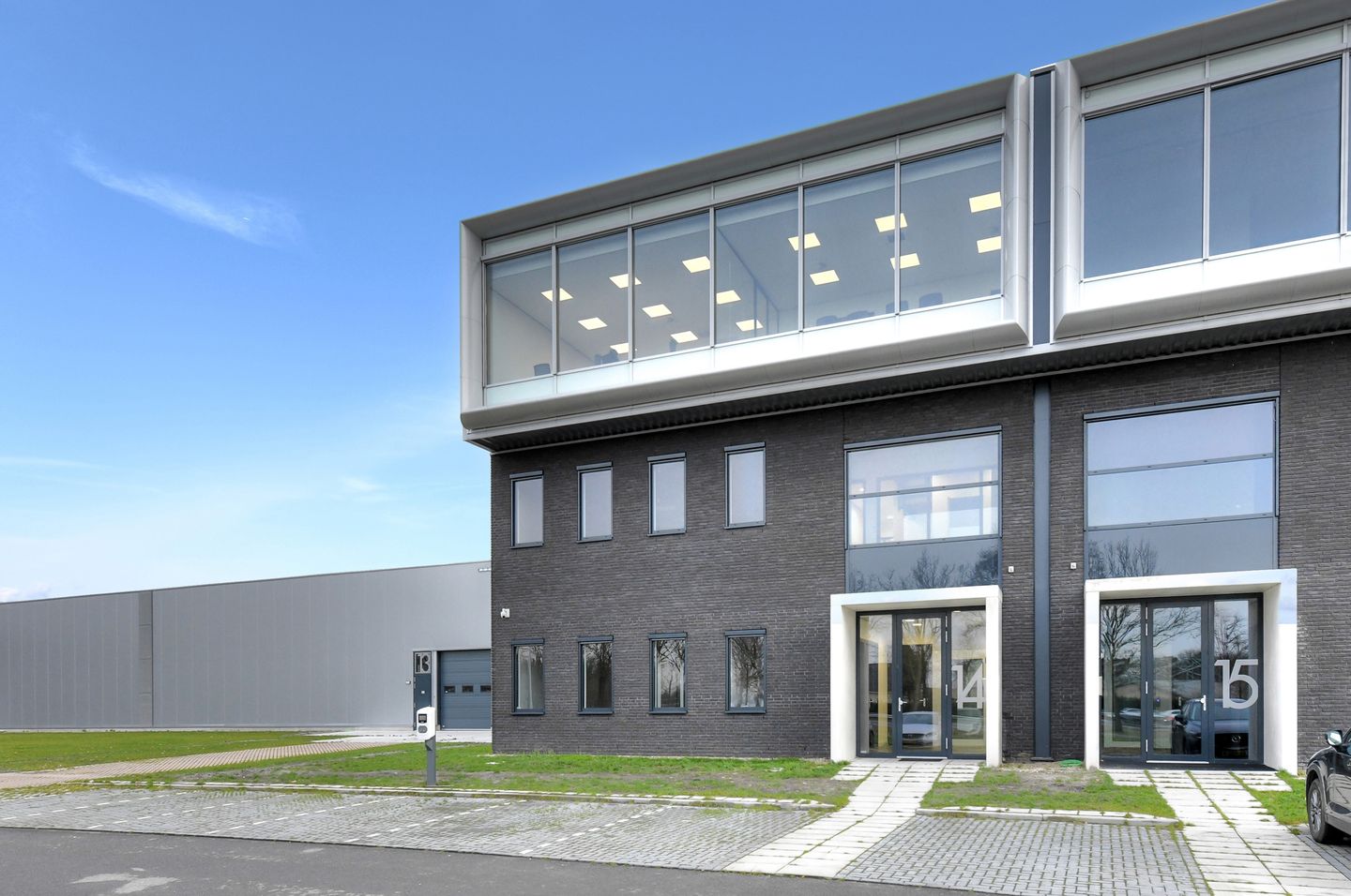 Bekijk foto 2 van Bredasebaan 14