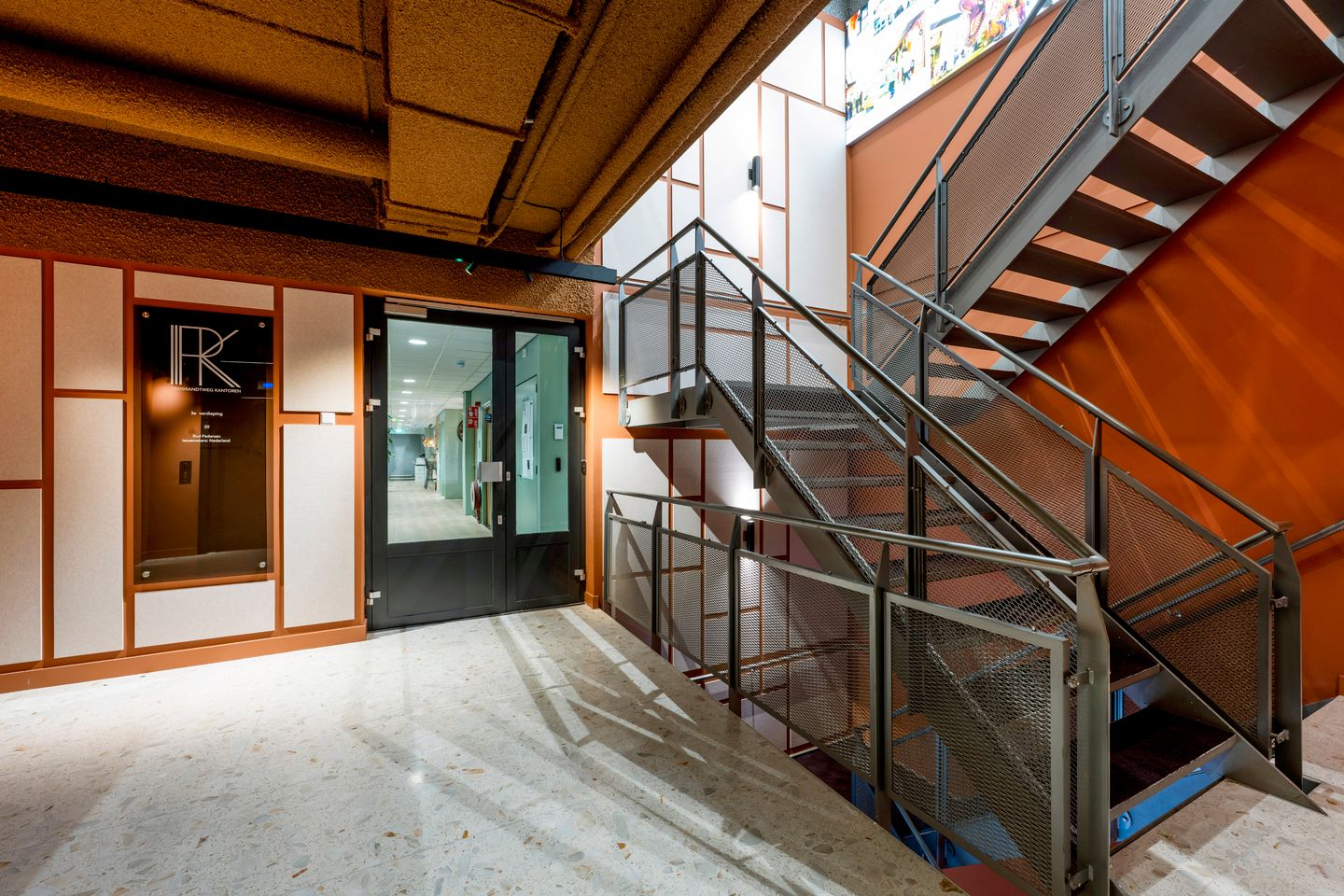 View photo 2 of Rembrandtweg 39