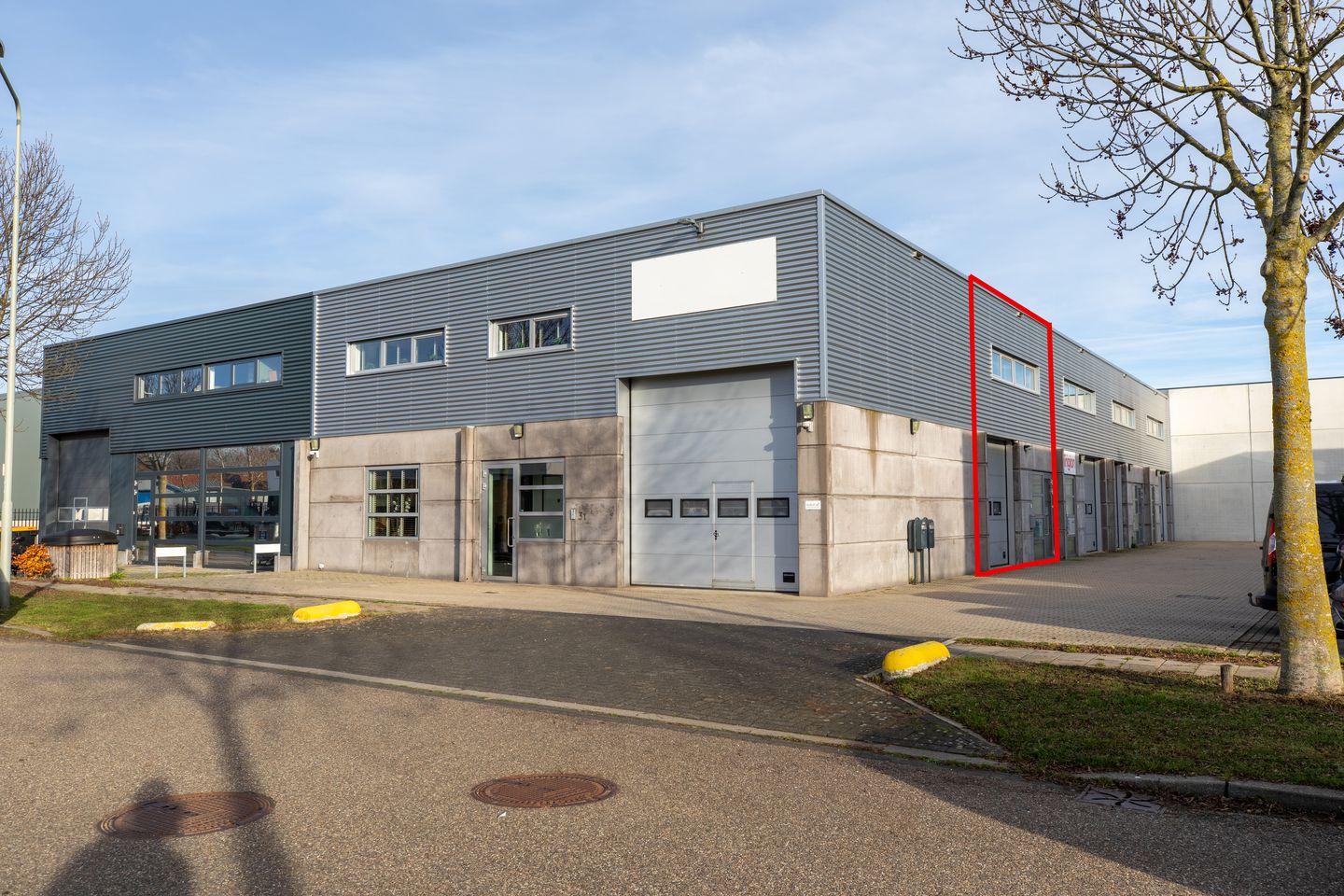 Bekijk foto 1 van Bedrijfsweg 33