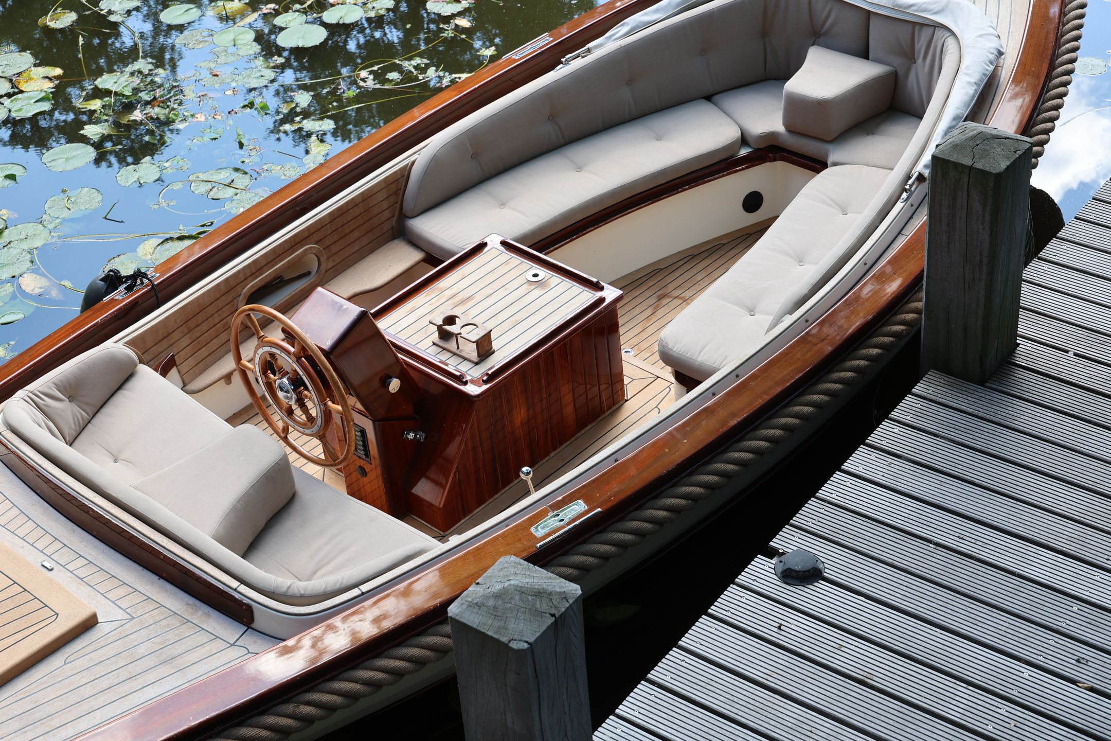 Foto 42 van Nieuw-Loosdrechtsedijk 223