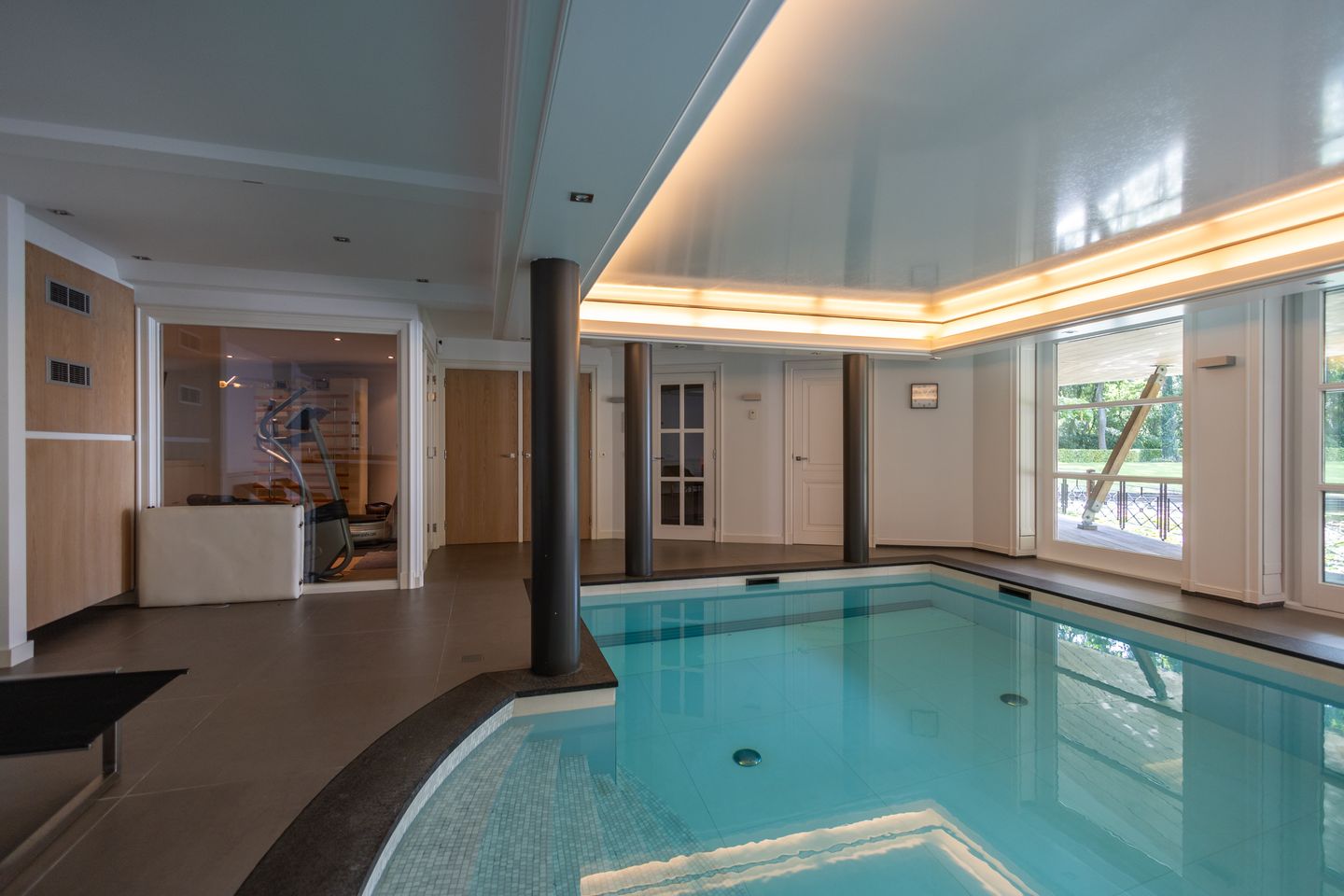 Foto 44 van Nieuw-Loosdrechtsedijk 223