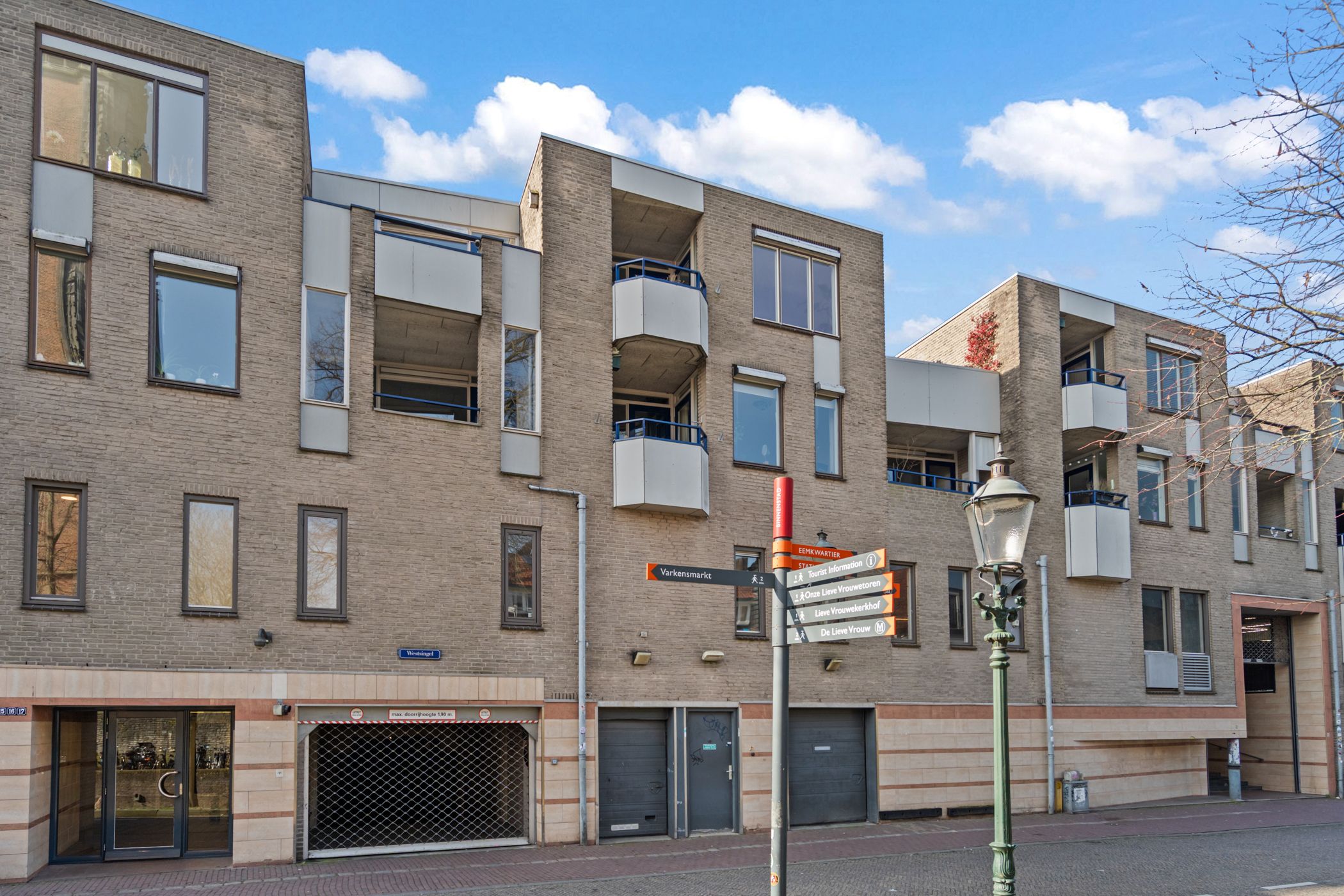 Photo 39 of Westsingel 16-K