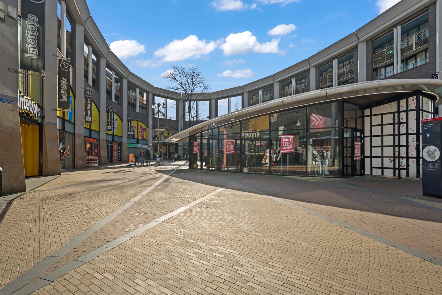 Photo 44 of Westsingel 16-K