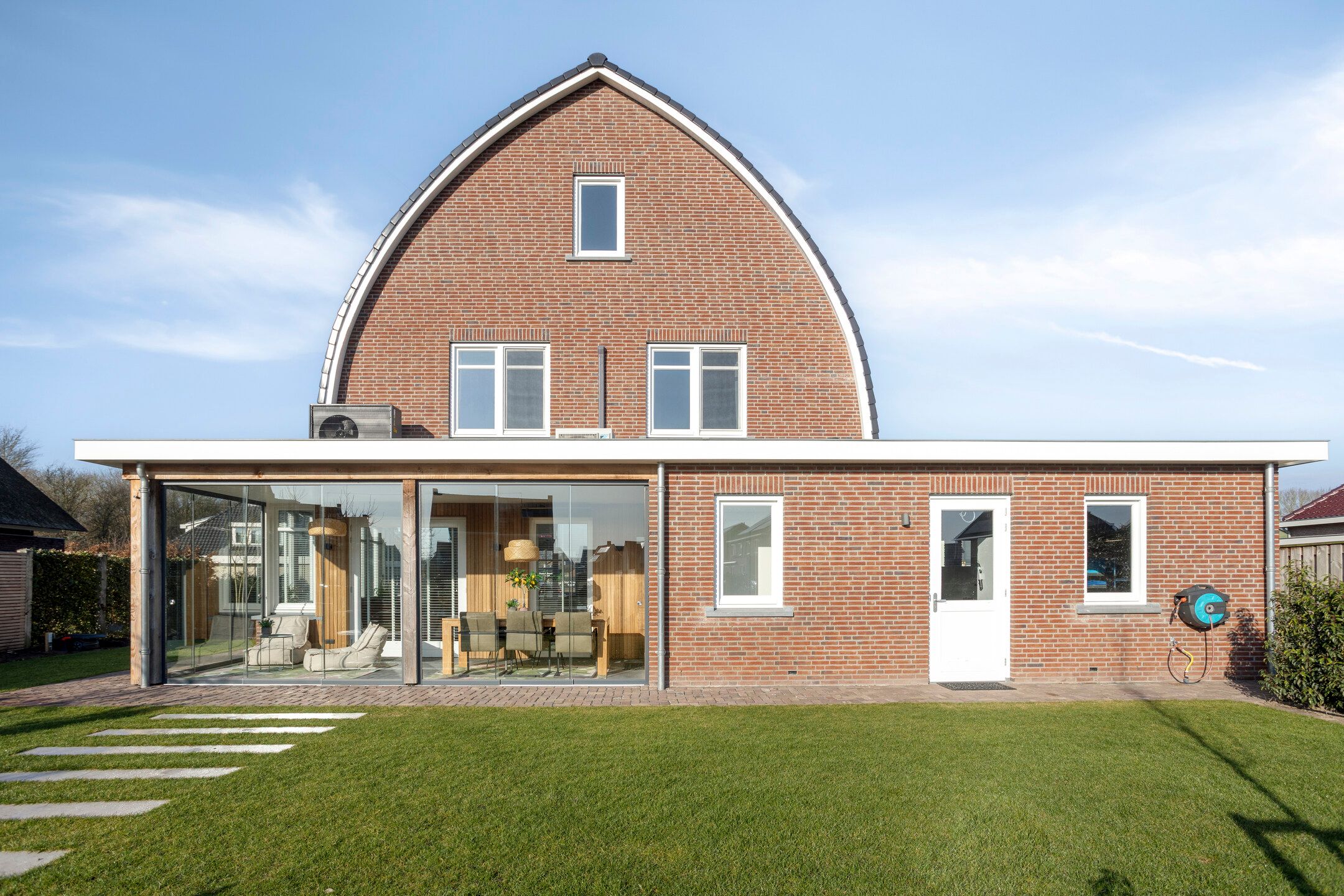 Photo 36 of Klaphekstraat 25-B