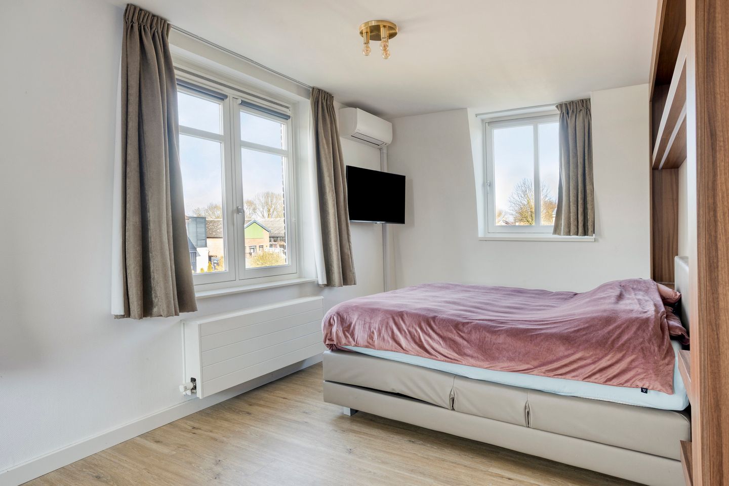 Photo 49 of Klaphekstraat 25-B