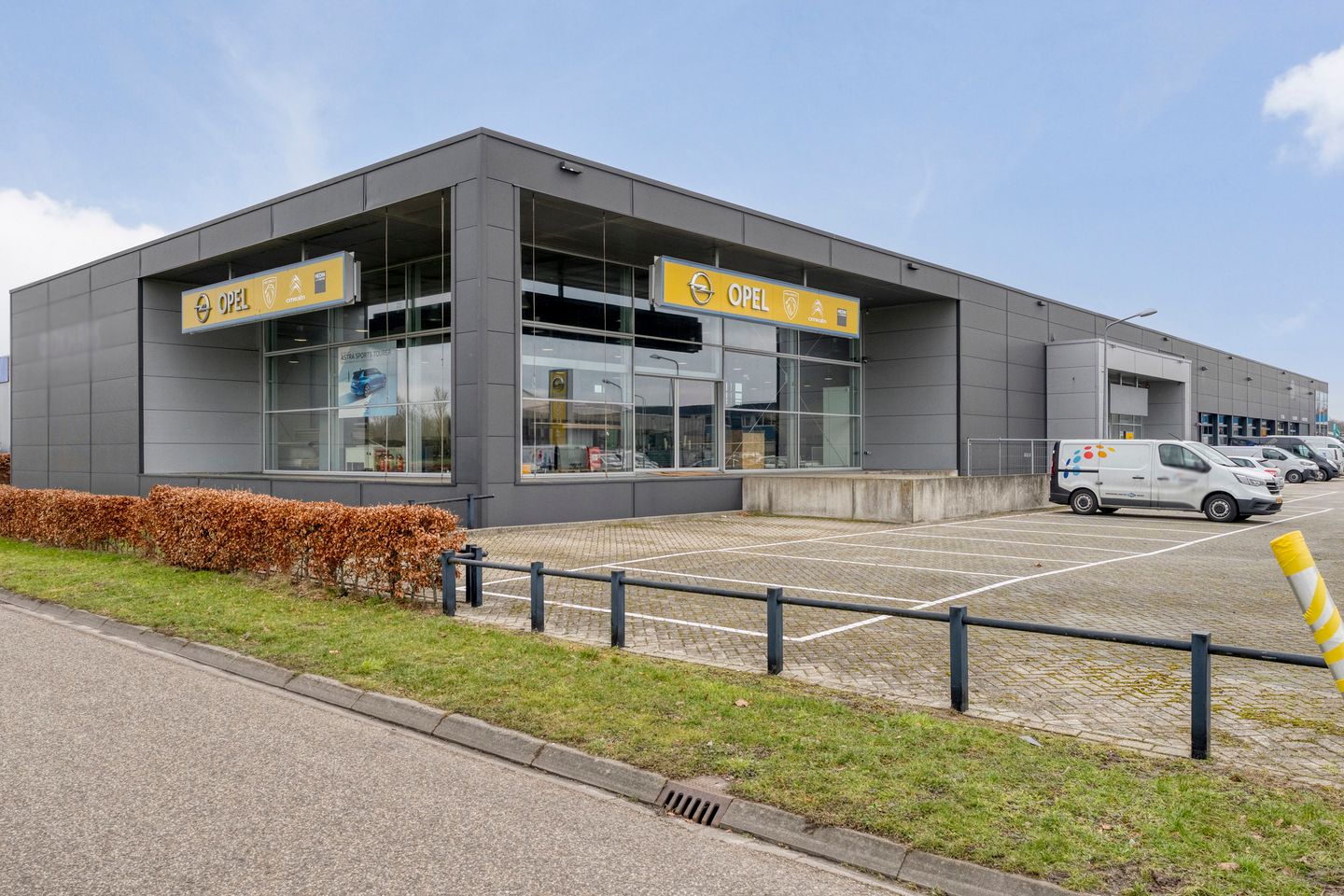 View photo 2 of Dolderweg 48-50