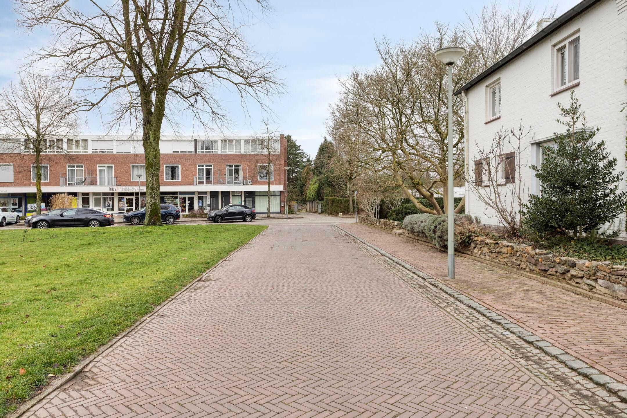 Foto 39 van Bernhardstraat 4