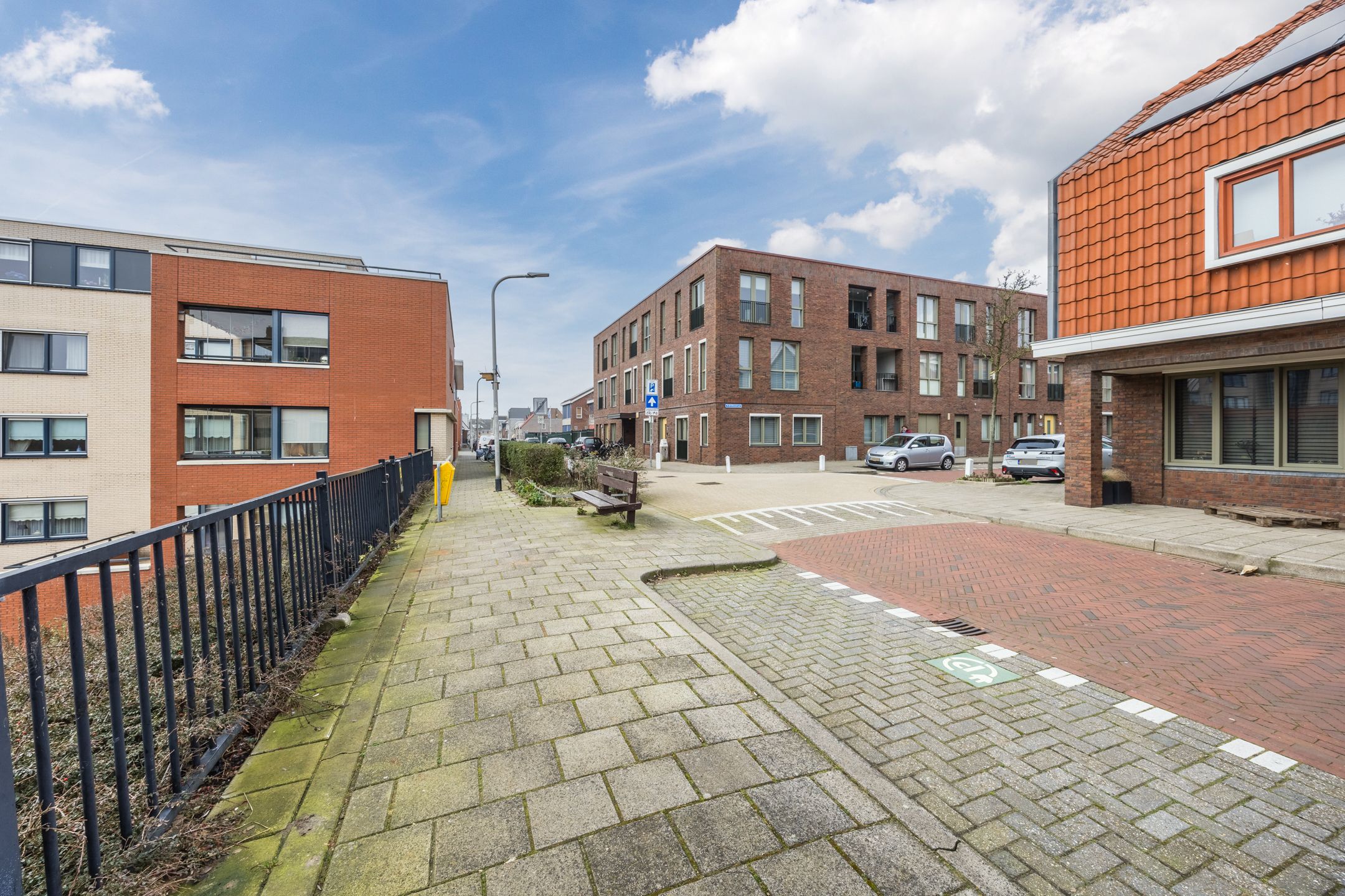 Foto 48 van Wethouder F.E. Meerburg sr. kade 64