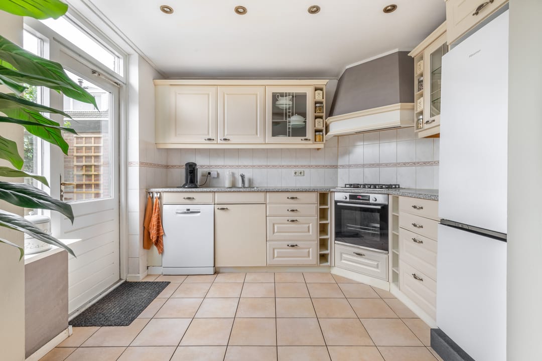 Foto 11 van Esdoornlaan 68