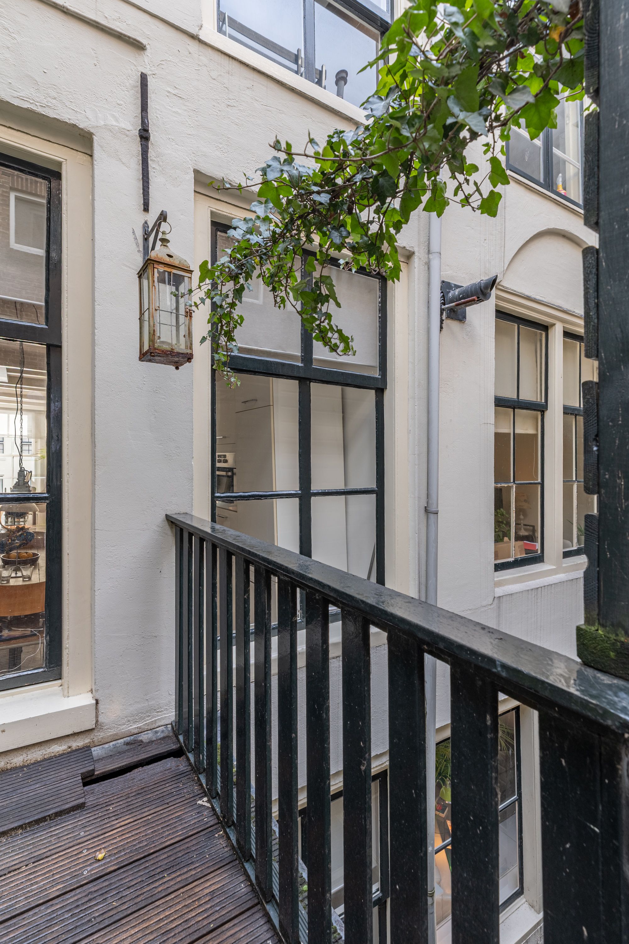 Photo 36 of Spuistraat 40-A