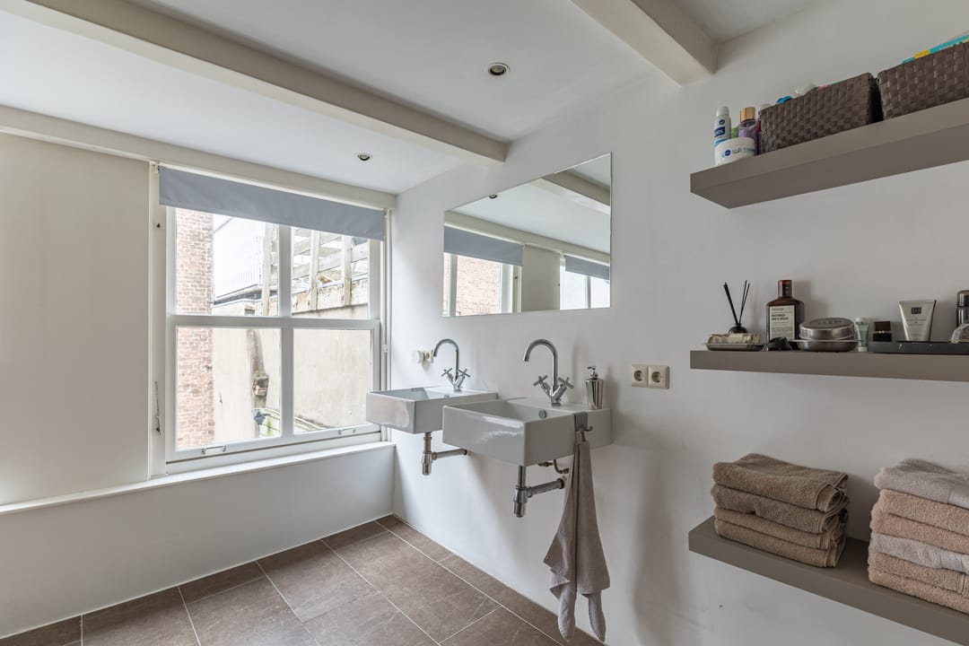 Photo 37 of Spuistraat 40-A