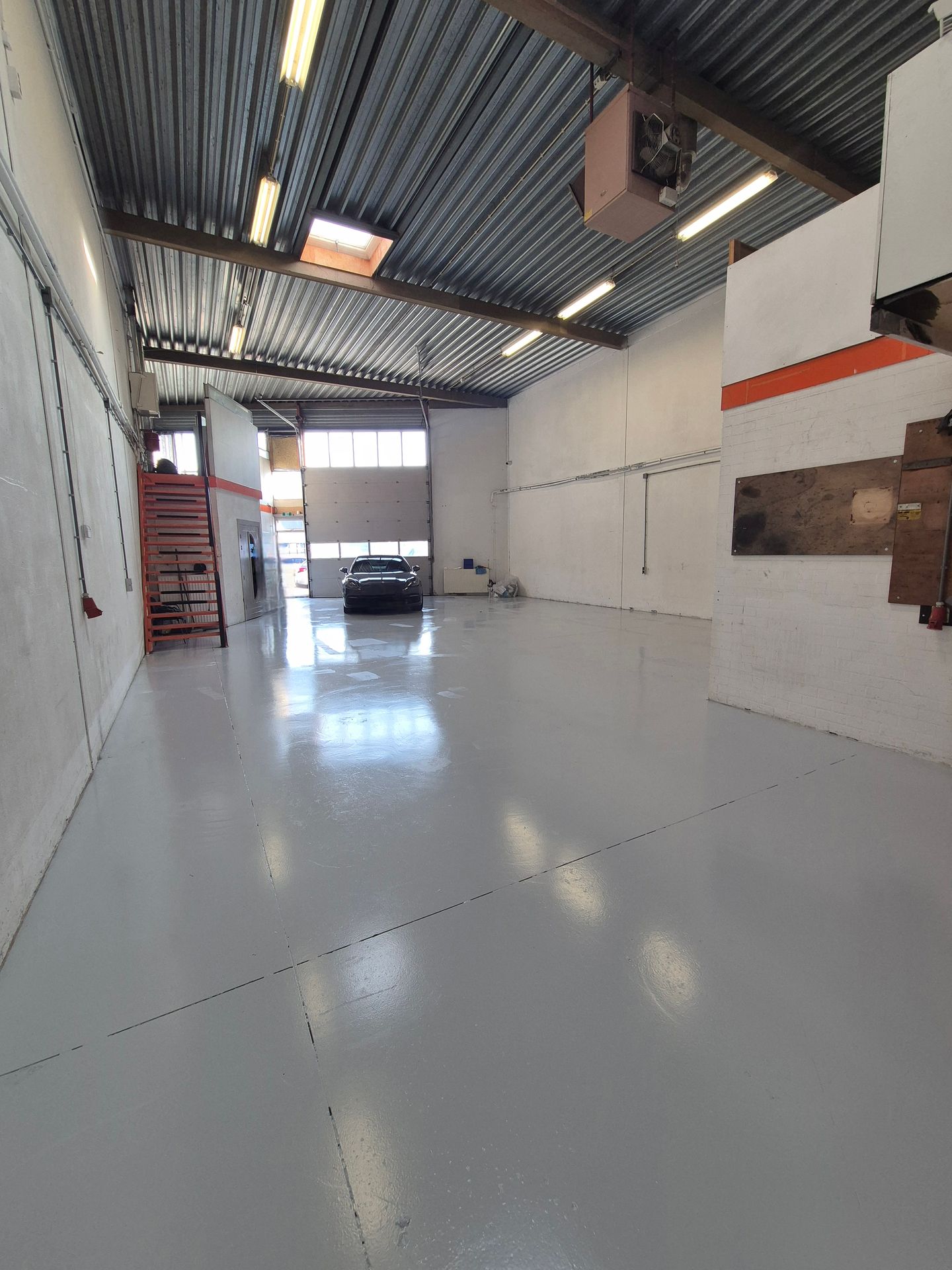 View photo 4 of Newtonweg 15