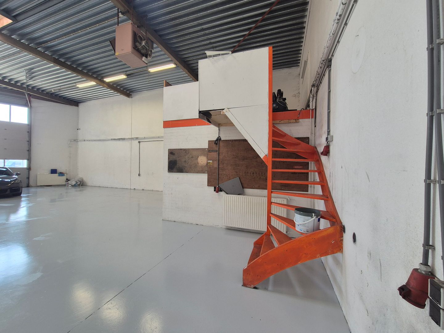 View photo 5 of Newtonweg 15