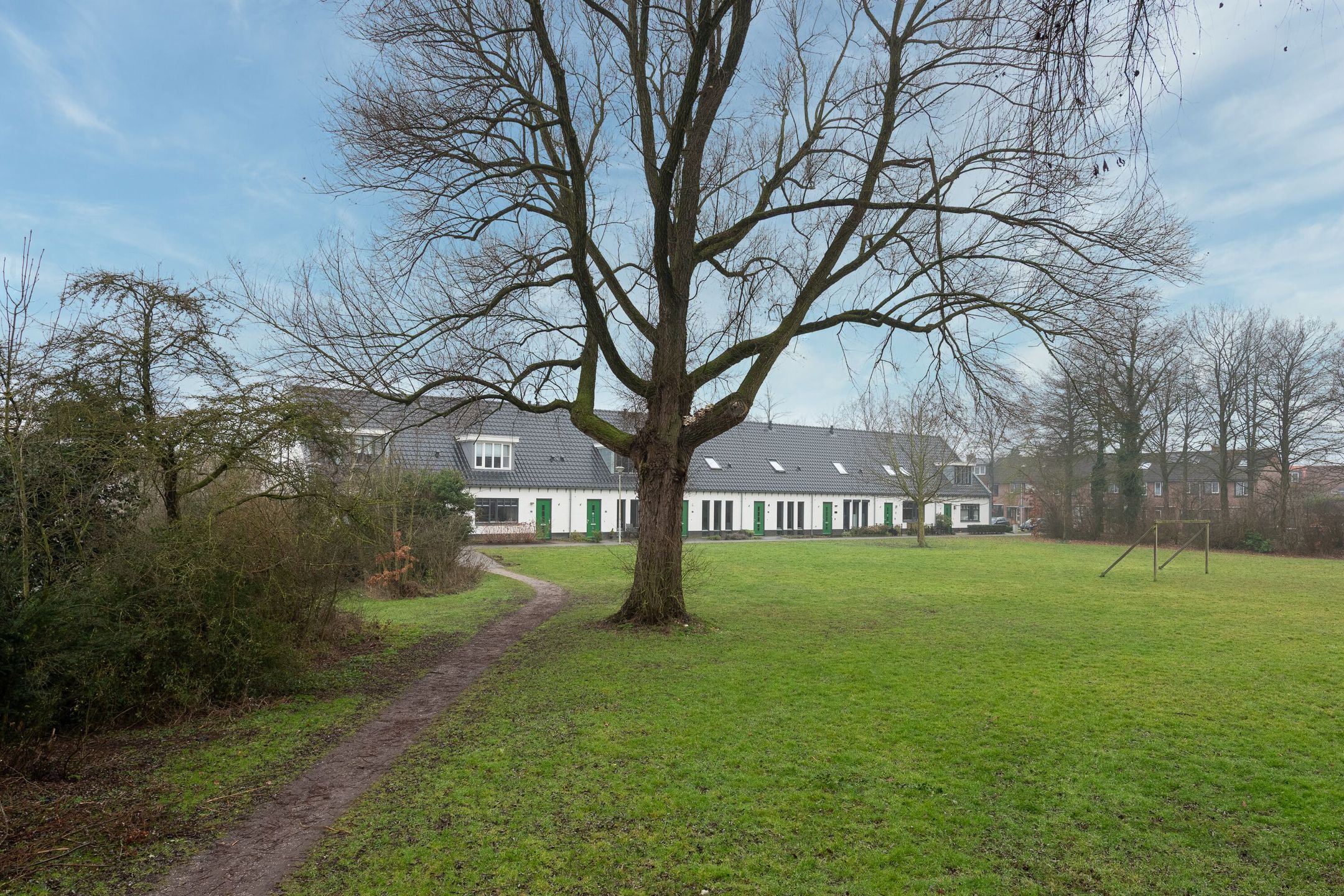 Photo 3 of Roodborsthaag 10