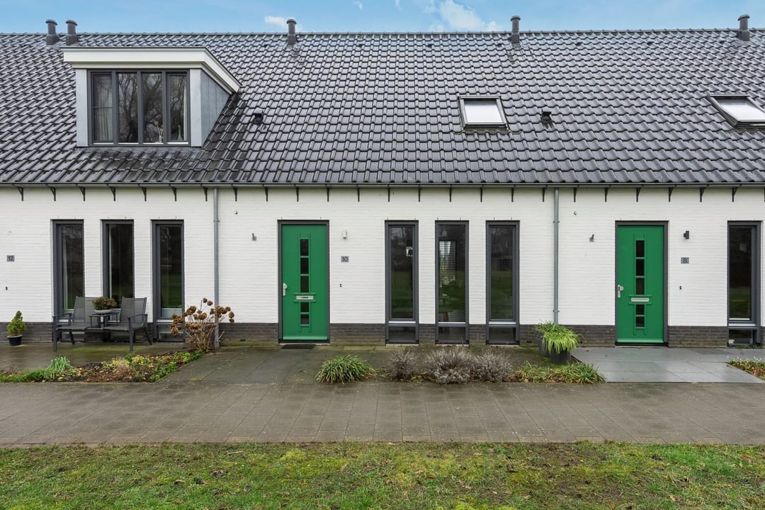 Photo 1 of Roodborsthaag 10