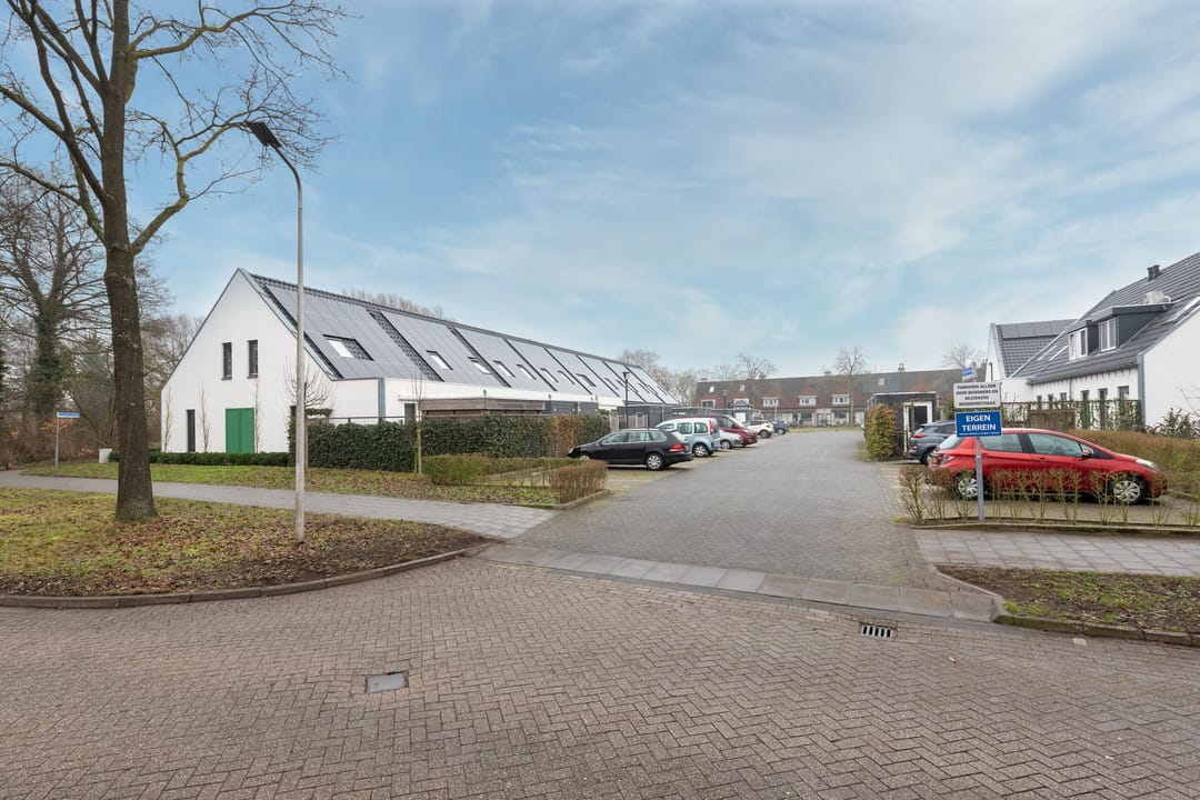 Photo 38 of Roodborsthaag 10