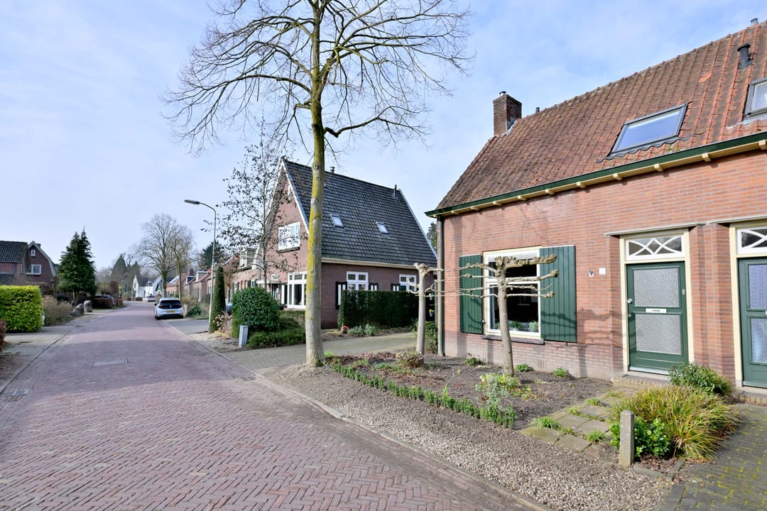 Photo 43 of Hoofdstraat 12