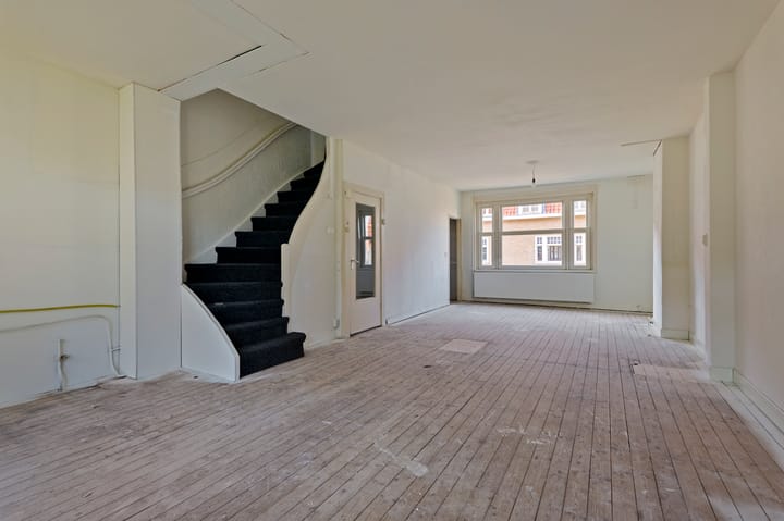 Photo 4 of Mariottestraat 10-1