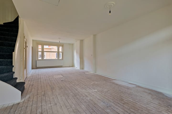 Photo 5 of Mariottestraat 10-1