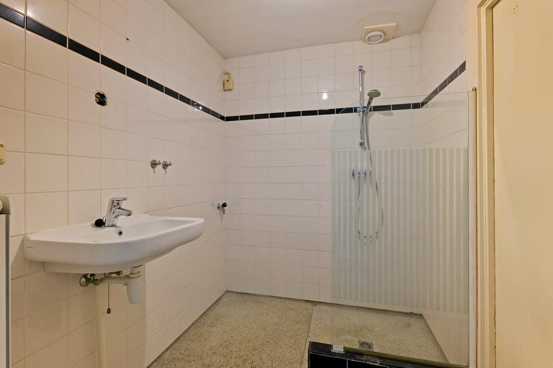 Photo 26 of Mariottestraat 10-1