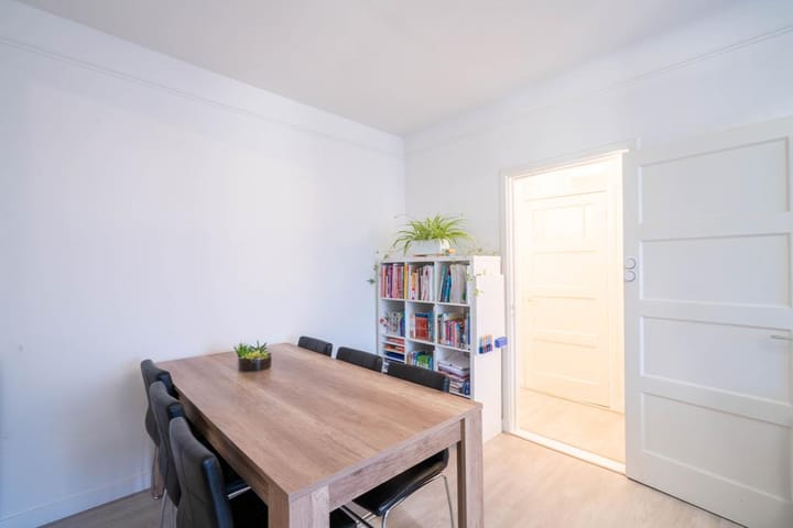 Photo 4 of Van Musschenbroekstraat 182