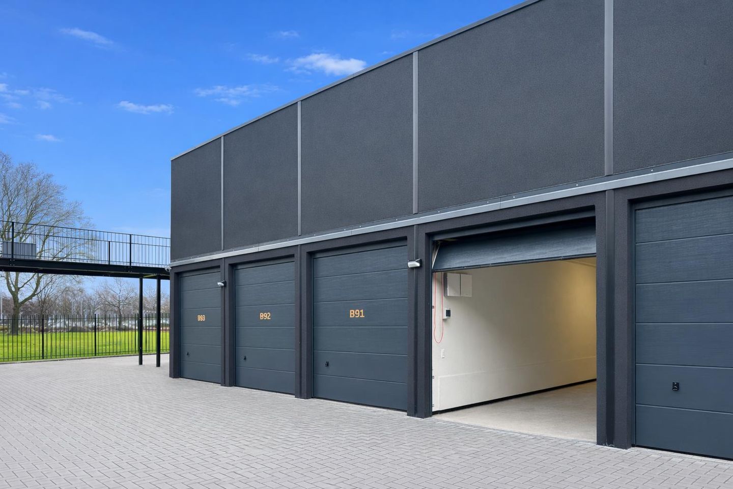 Bekijk foto 1 van van Vlissingenstraat 59