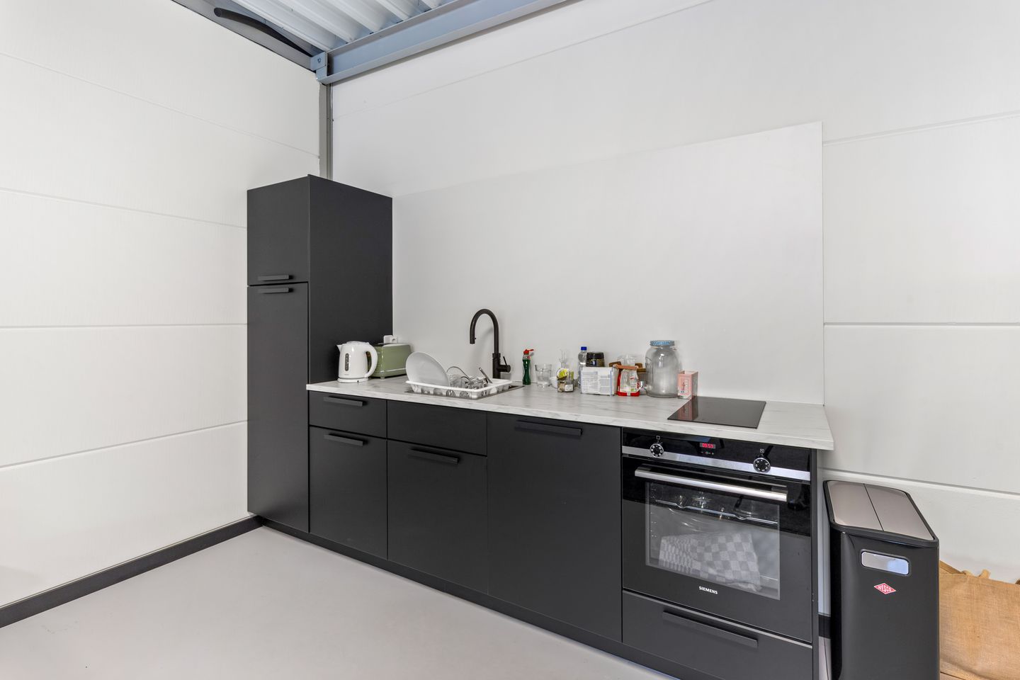 View photo 4 of Neon 27-e