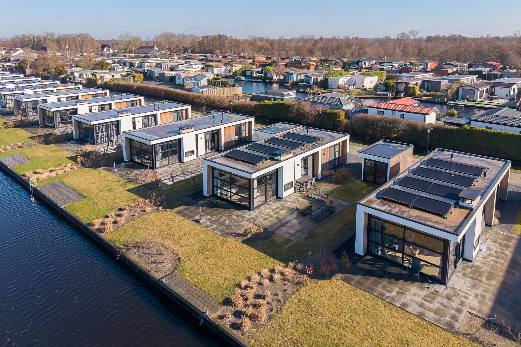 Photo 27 of Nieuw-Loosdrechtsedijk 215-15