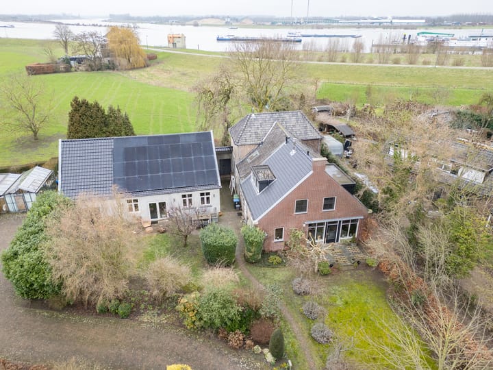 Foto 2 van Rivierstraat 1