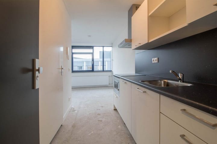 Photo 2 of Kloekhorststraat 14-R