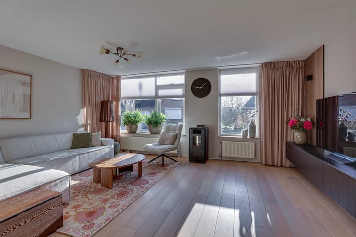 Foto 2 van Domela Nieuwenhuisstraat 42