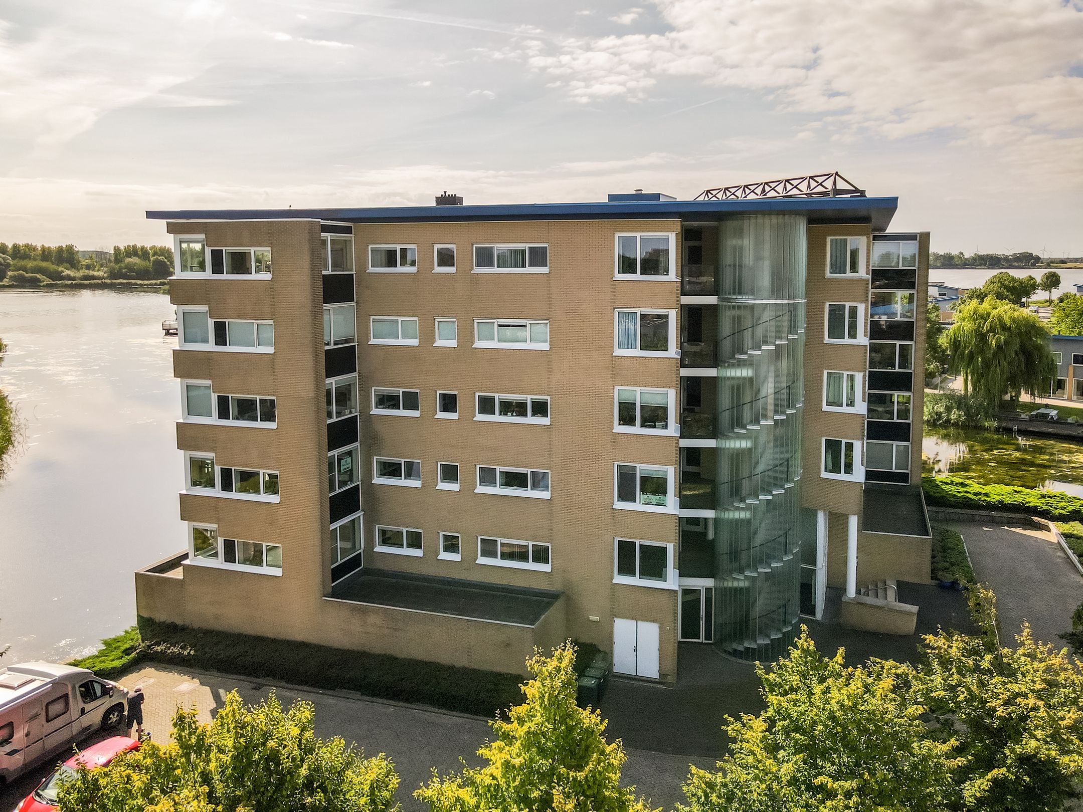 Photo 39 of Lemmerstraat 169