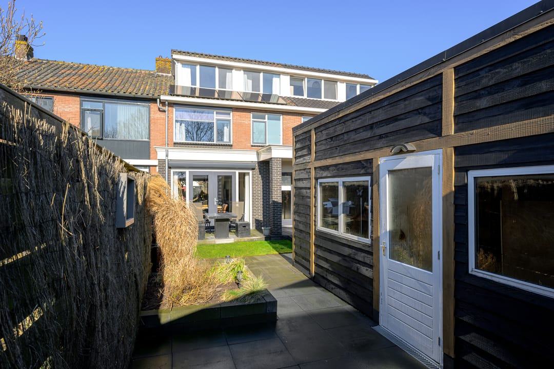 Photo 2 of Pastoor van Santestraat 39